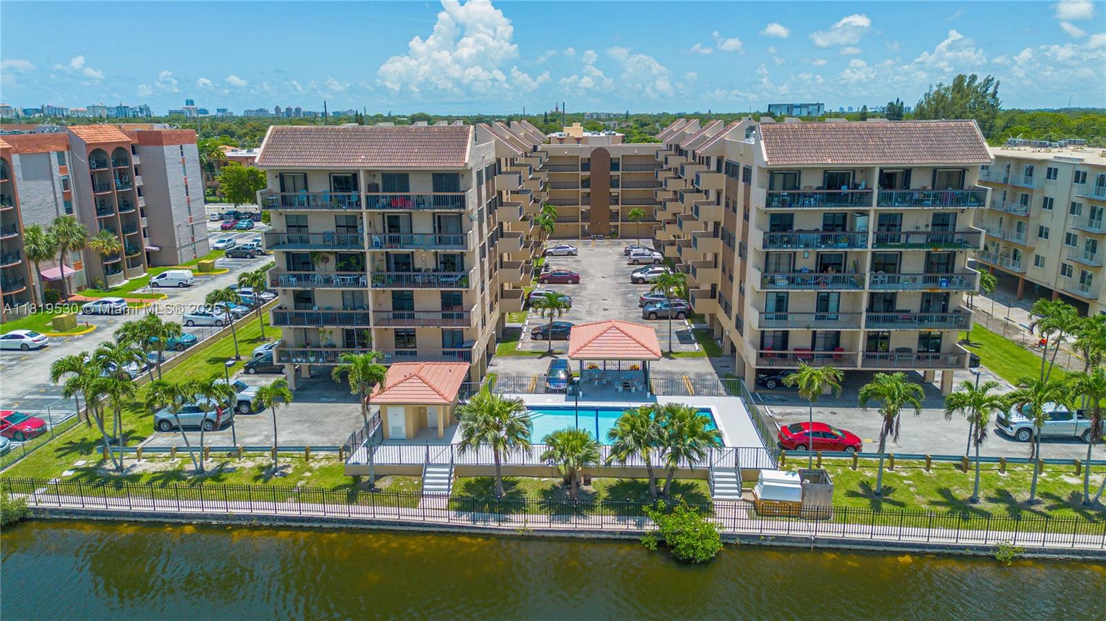 ARAGON TOWERS CONDO - Residential