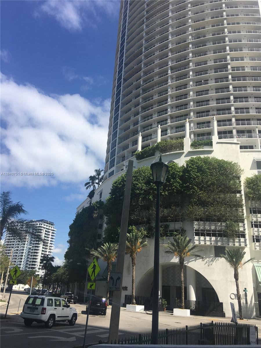 1750 N Bayshore Dr 2408