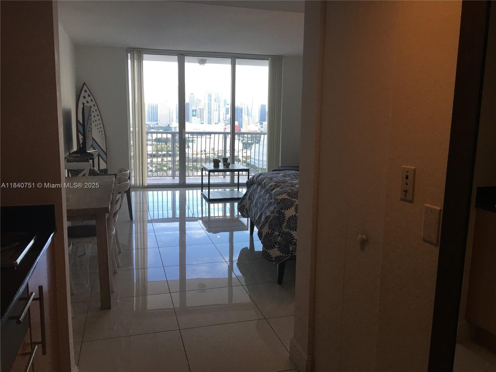 1750 N Bayshore Dr 2408