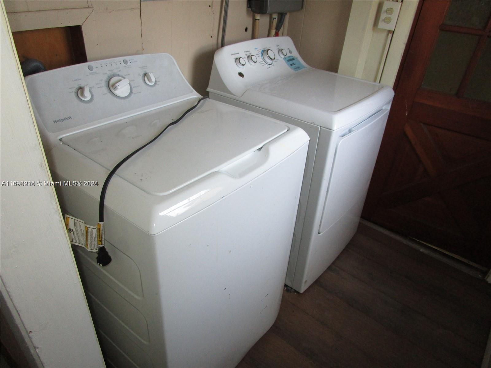 ELLIOTT VELVA GARDENS - Residential Lease