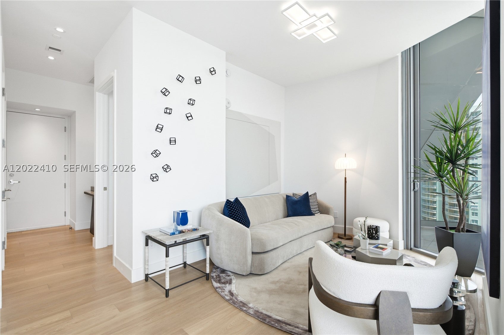 View photos, virtual tours, details... 175 SE 25th Rd 1604