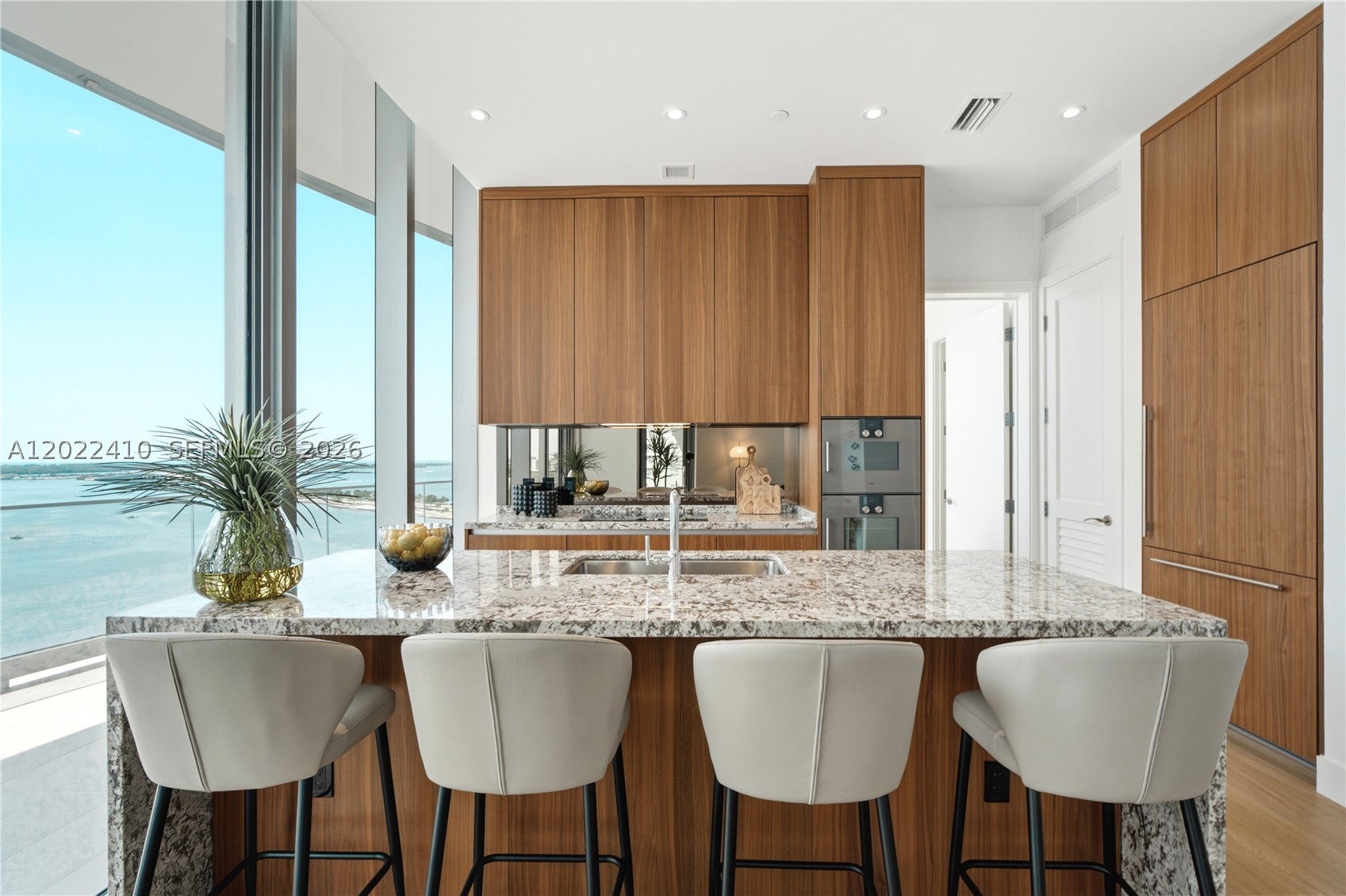 View photos, virtual tours, details... 175 SE 25th Rd 1604