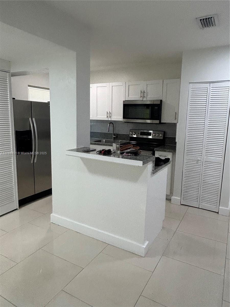Rental Property at Address Not Disclosed, Miami, Broward County, Florida - Bedrooms: 2 
Bathrooms: 1  - $2,395 MO.