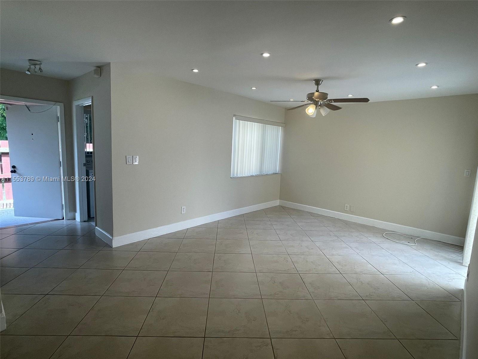 TWIN OAKS VILLAS OF BROWA - Residential Lease