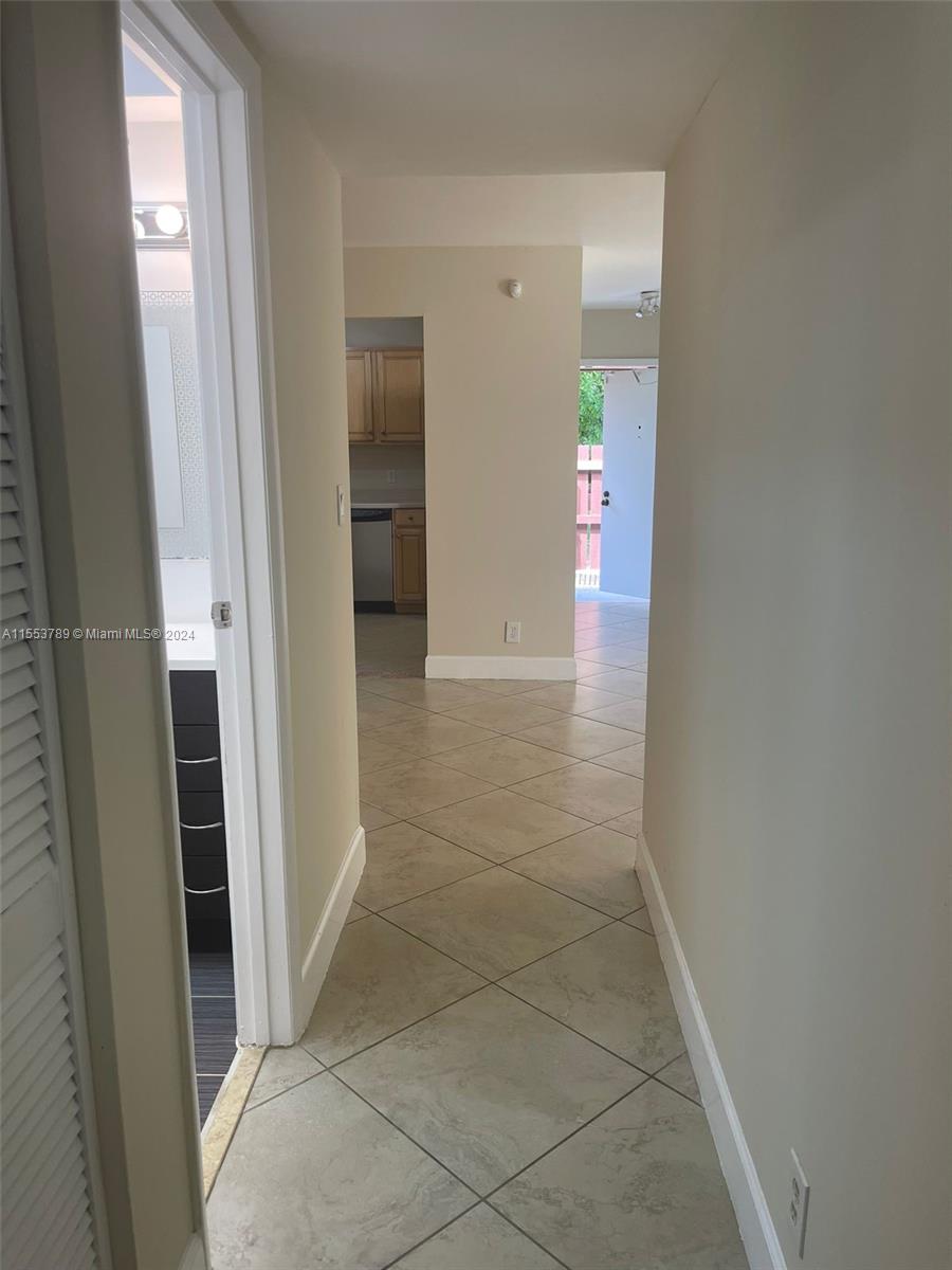 TWIN OAKS VILLAS OF BROWA - Residential Lease