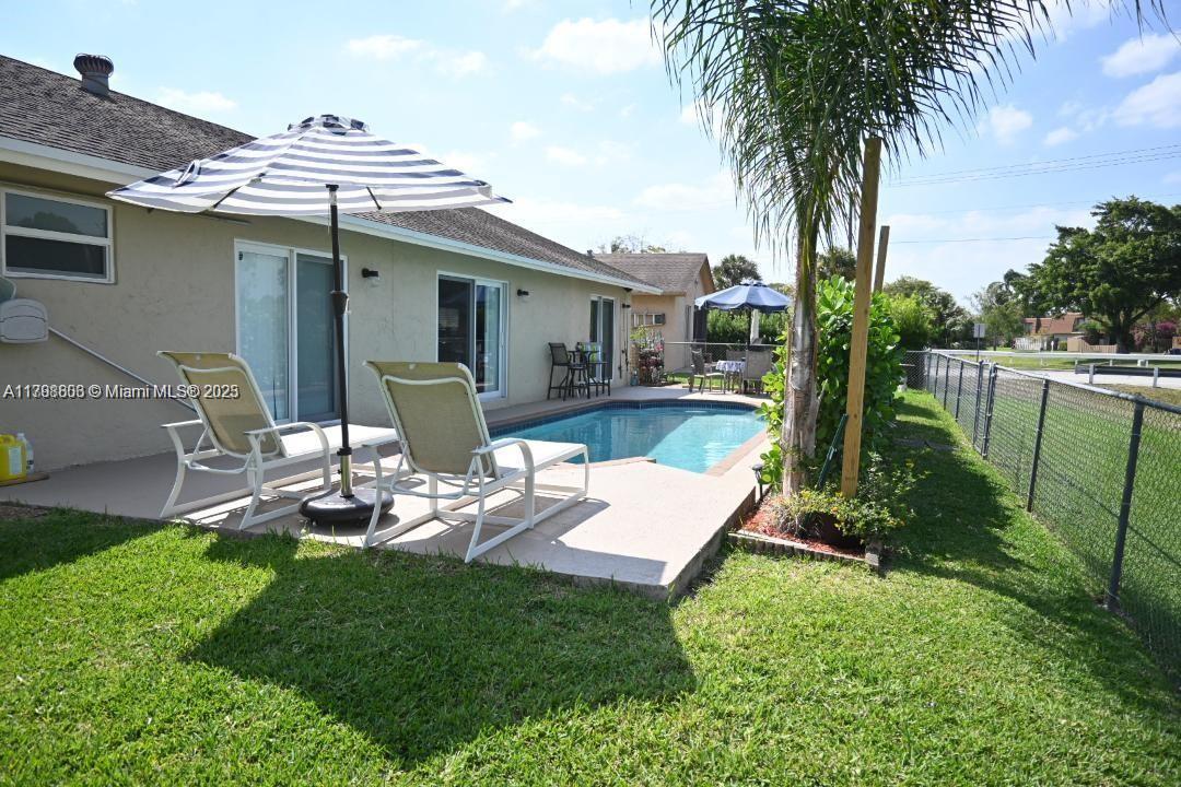 9349 NW 47th St