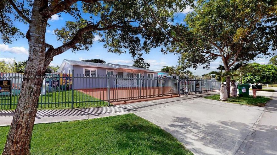 5/3  Corner STUNNING HOUSE, With 2 Master Bedrooms Beautiful kitchen, quartz counter-tops, New stainless steel appliances, Gas stove No HOA, New porcelain floor, Bathrooms remodeled, Impact windows & doors Fenced all around, circular driveway. Great lighting in and out of the house. Main House has 4/2, Master Suite spacious. It has its own entrance if needed. Live the life you deserve. Back yard has has plenty of space for entertainment even. fenced and gated Motivated landlord Must see.