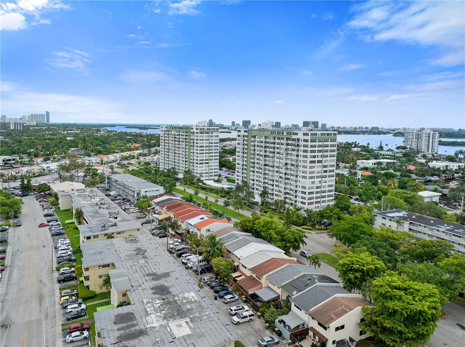 BAYVIEW TOWERS CONDO SOUT - Residential