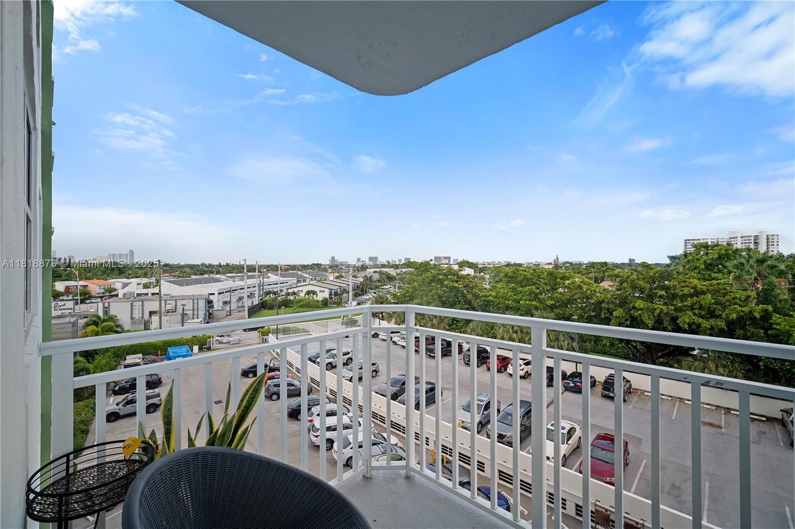 BAYVIEW TOWERS CONDO SOUT - Residential
