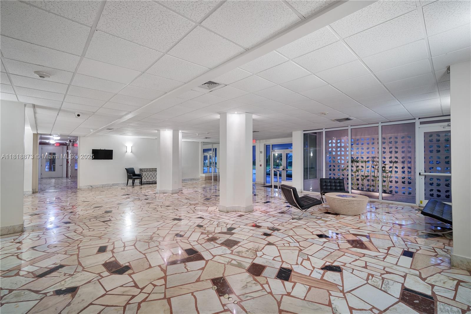 BAYVIEW TOWERS CONDO SOUT - Residential