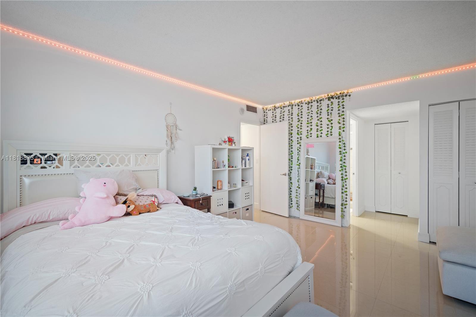 BAYVIEW TOWERS CONDO SOUT - Residential