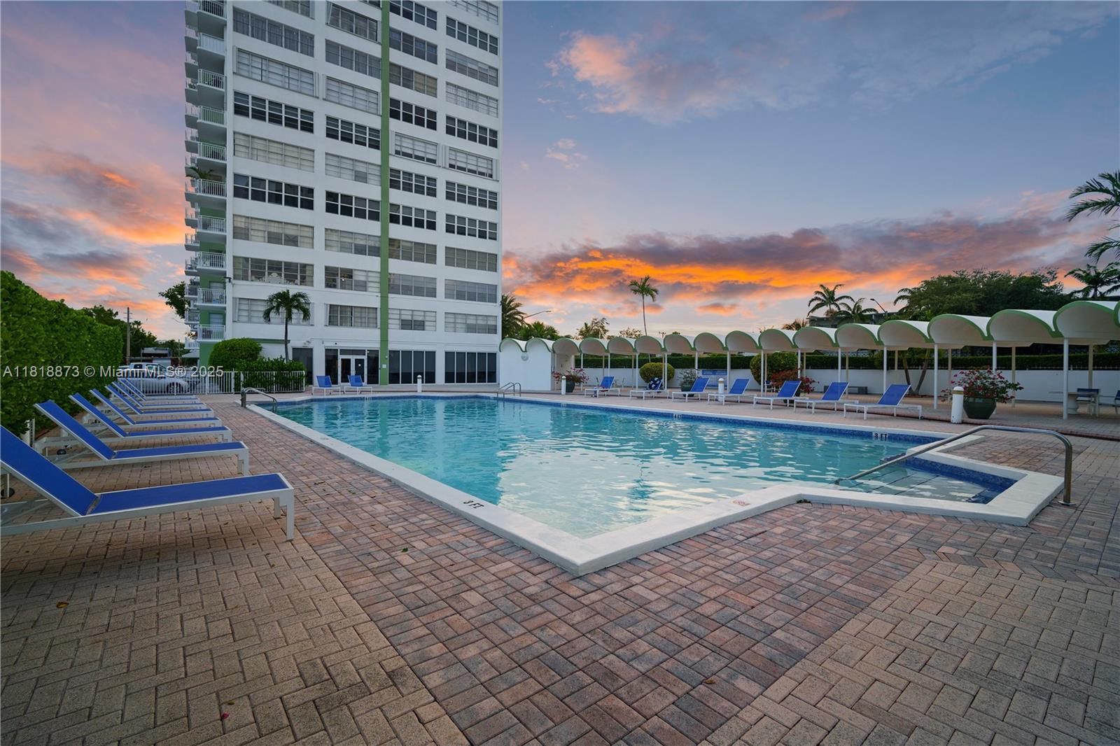 BAYVIEW TOWERS CONDO SOUT - Residential