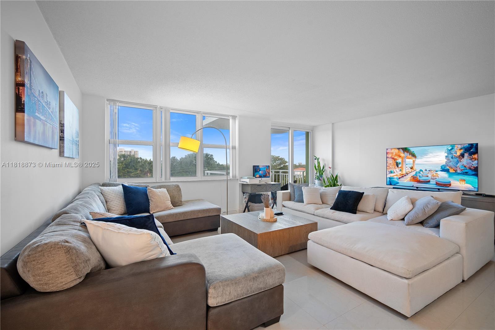 BAYVIEW TOWERS CONDO SOUT - Residential