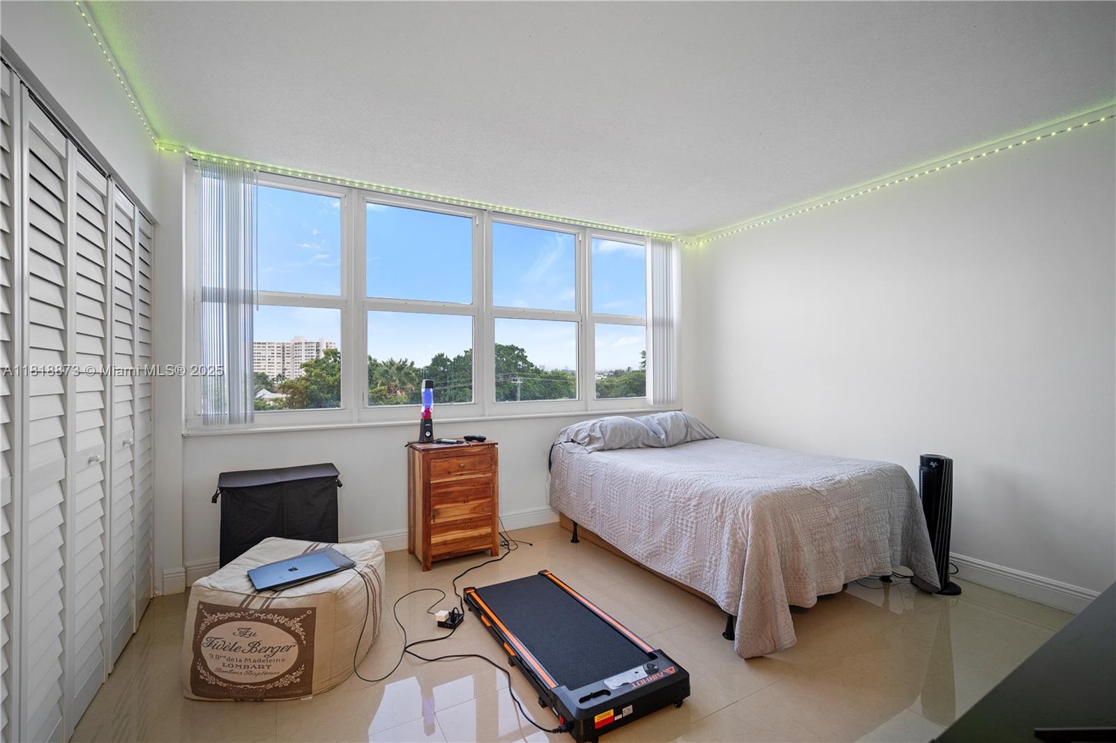 BAYVIEW TOWERS CONDO SOUT - Residential