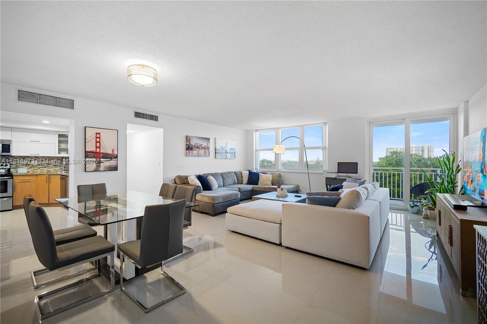 BAYVIEW TOWERS CONDO SOUT - Residential