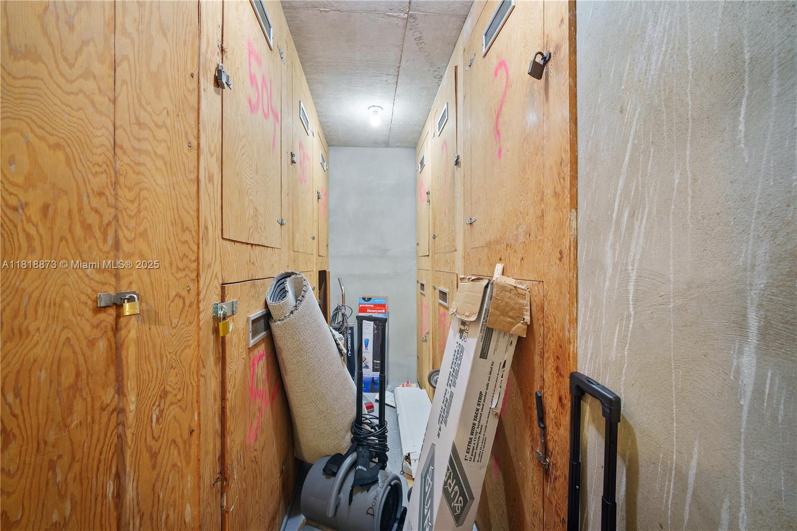 BAYVIEW TOWERS CONDO SOUT - Residential