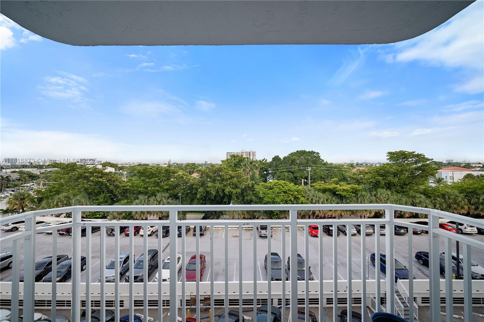 BAYVIEW TOWERS CONDO SOUT - Residential