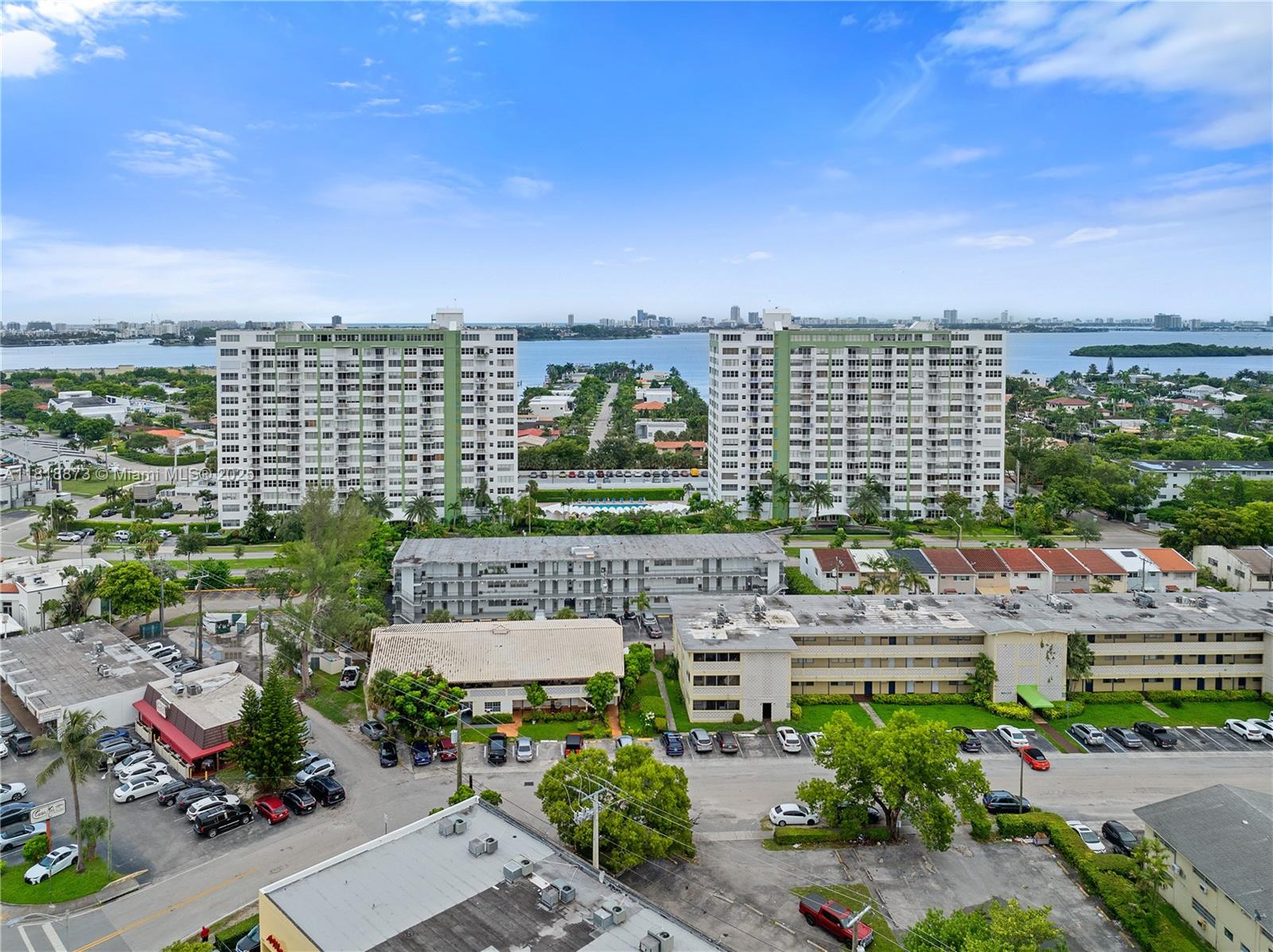 BAYVIEW TOWERS CONDO SOUT - Residential