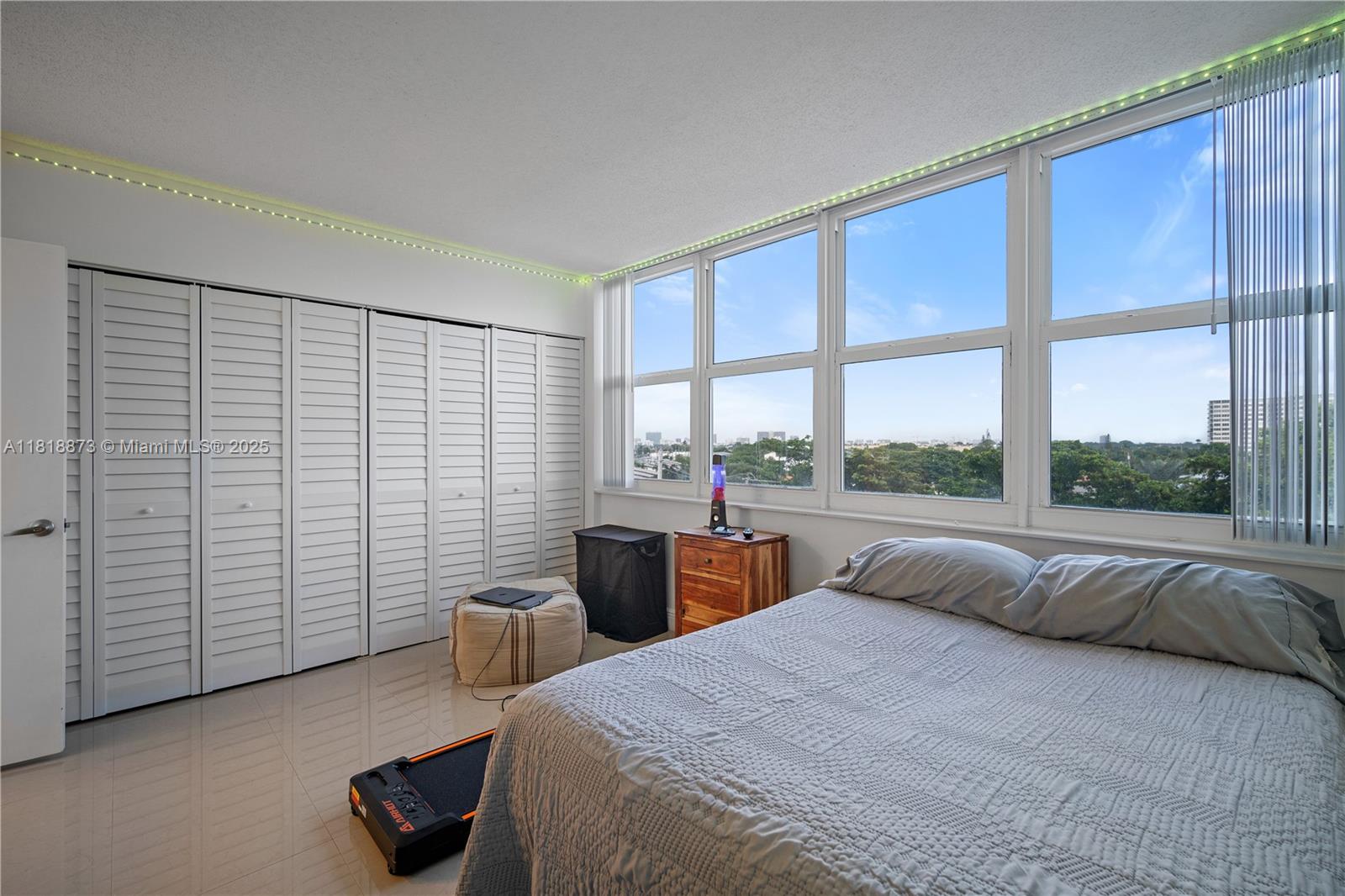 BAYVIEW TOWERS CONDO SOUT - Residential