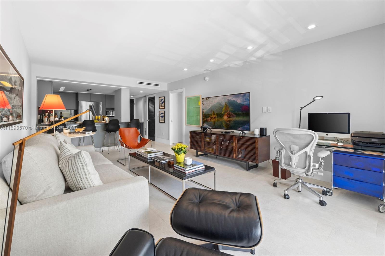 LINCOLN BAY TOWERS CONDO - Residential