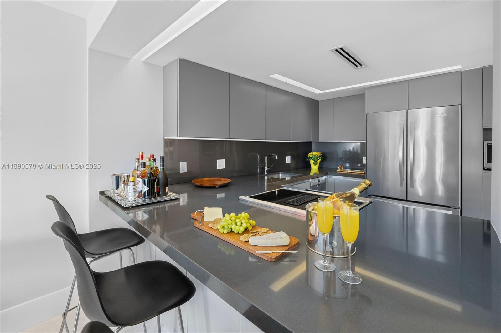 LINCOLN BAY TOWERS CONDO - Residential