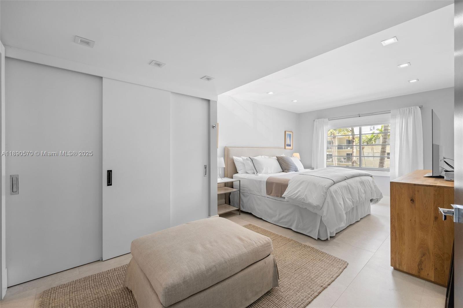 LINCOLN BAY TOWERS CONDO - Residential