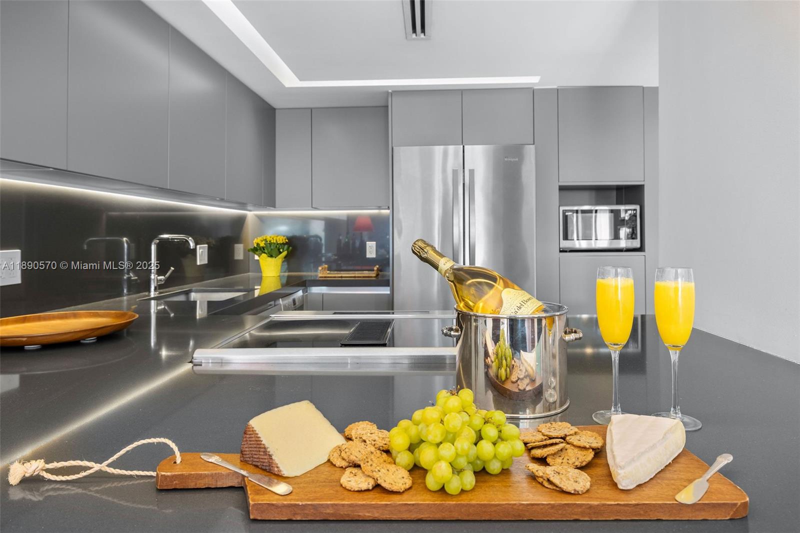 LINCOLN BAY TOWERS CONDO - Residential