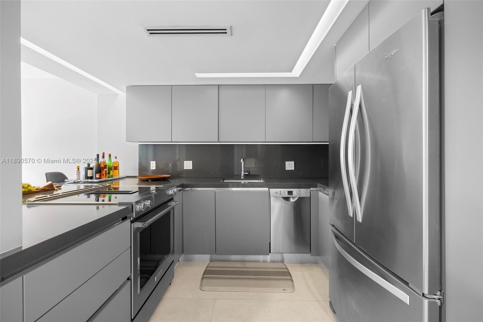 LINCOLN BAY TOWERS CONDO - Residential