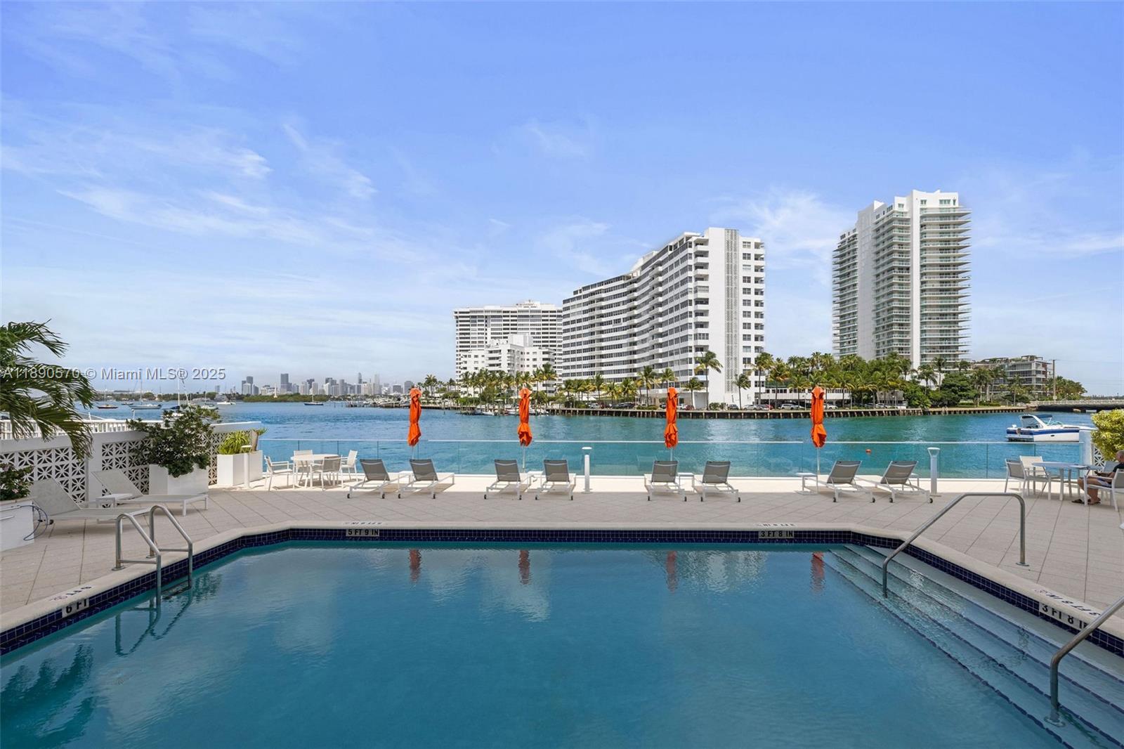 LINCOLN BAY TOWERS CONDO - Residential