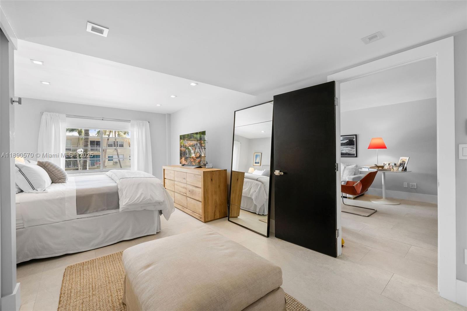 LINCOLN BAY TOWERS CONDO - Residential