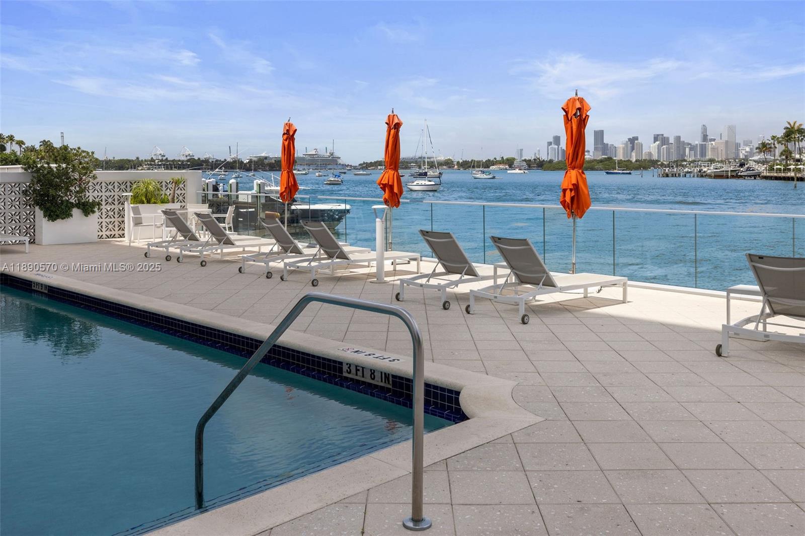 LINCOLN BAY TOWERS CONDO - Residential