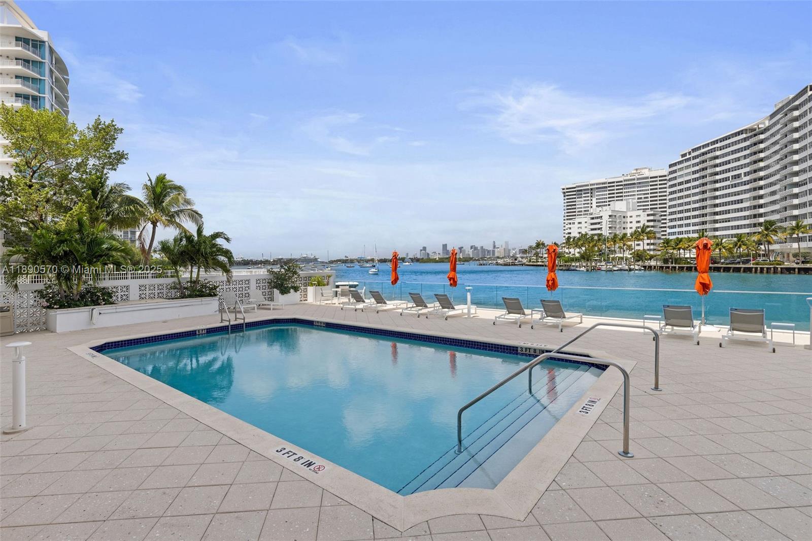 LINCOLN BAY TOWERS CONDO - Residential