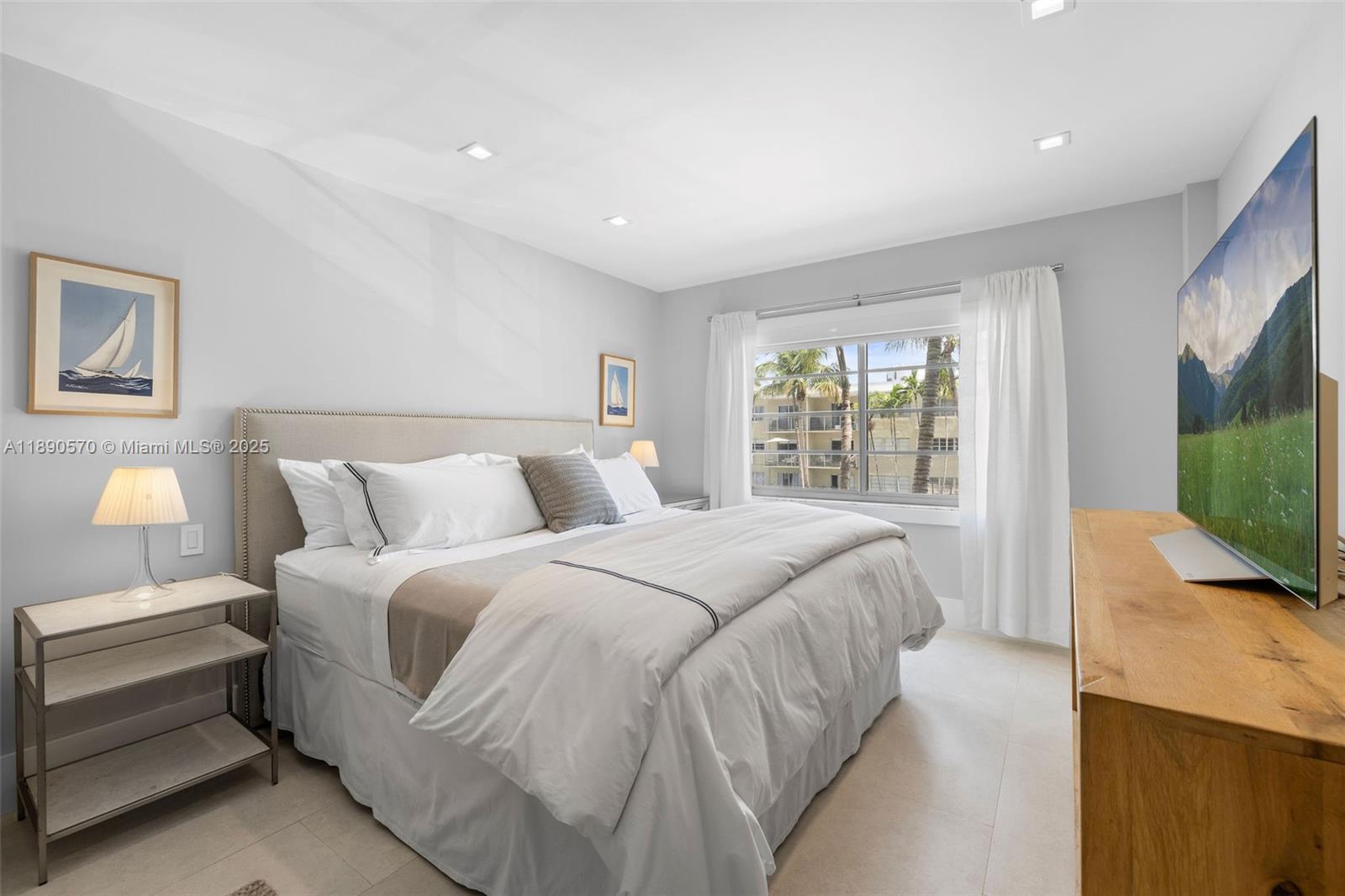 LINCOLN BAY TOWERS CONDO - Residential