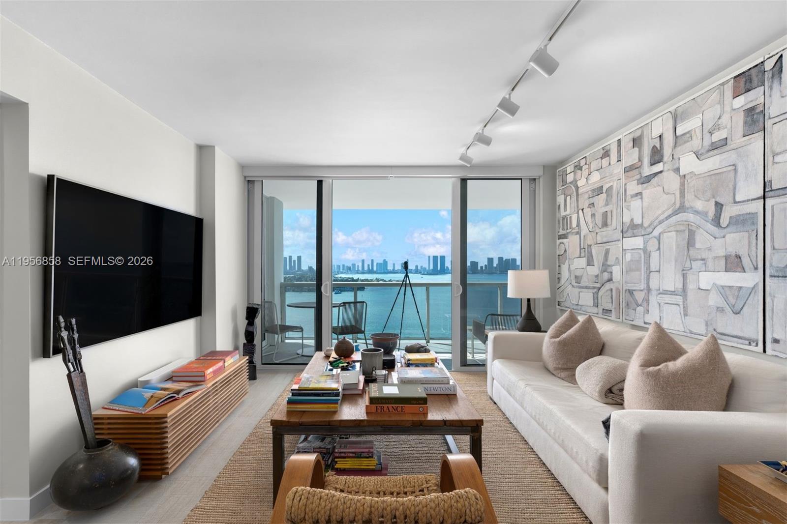 1900 Sunset Harbour Dr 2312