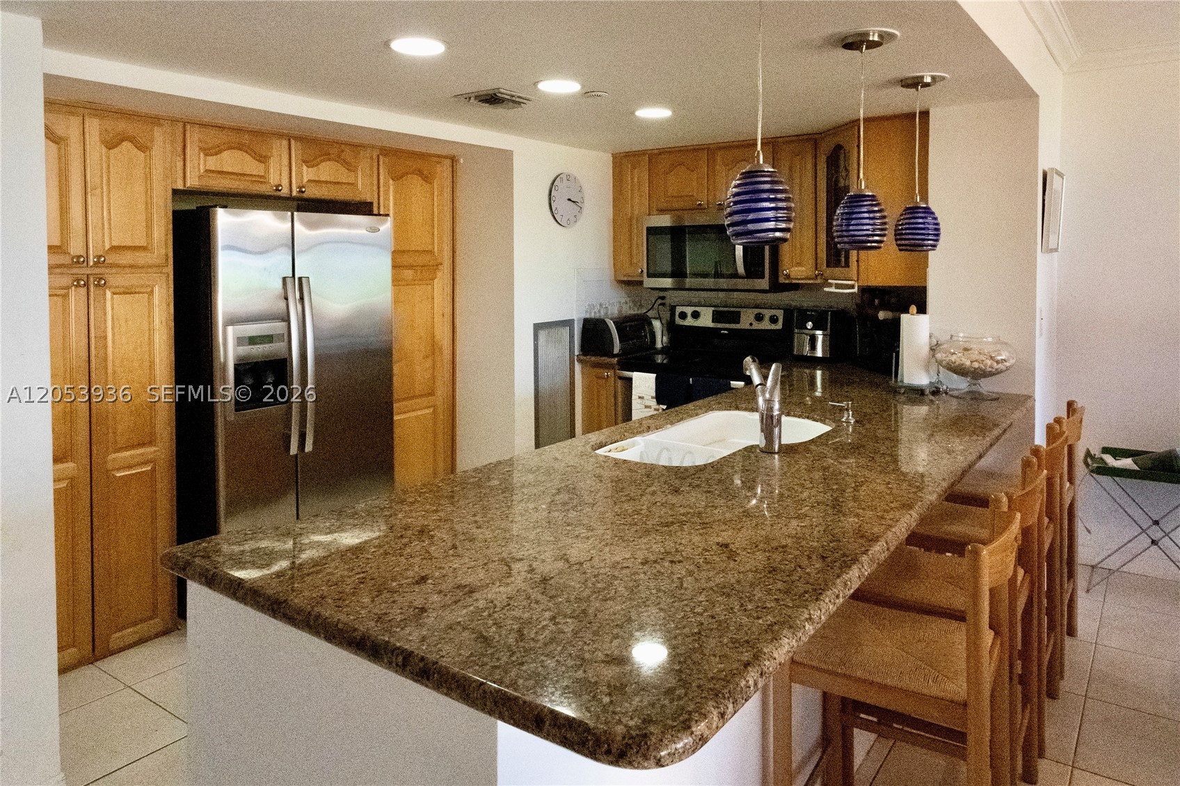 2555 Collins Ave 308