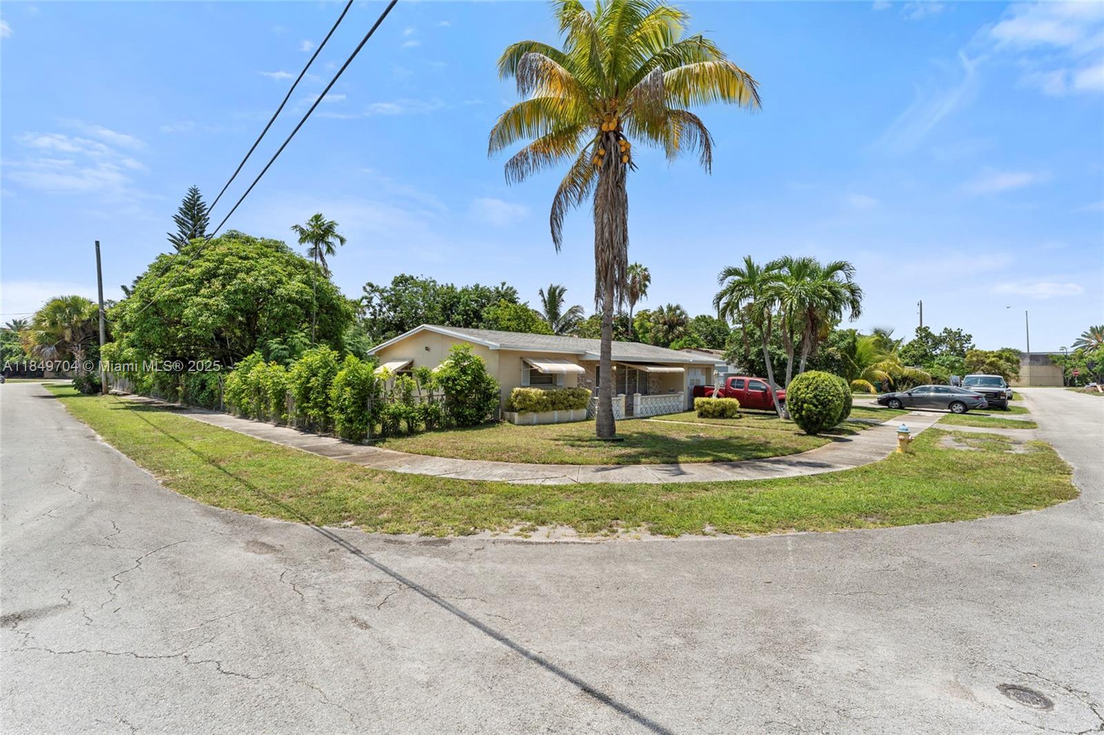 17140 NW Miami Ct, Miami, FL, 33169/$450,000 3 17140 NW Miami Ct