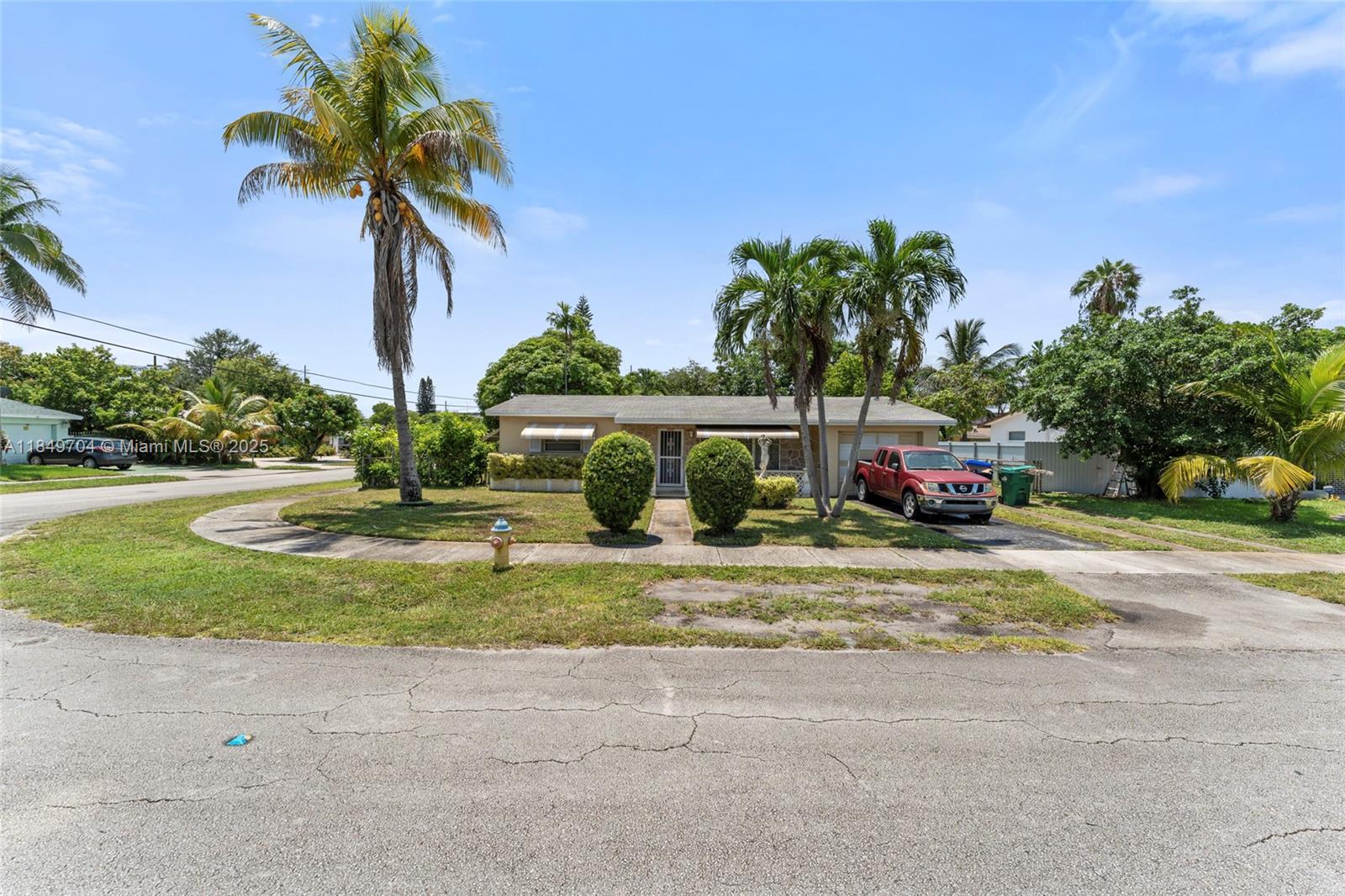 17140 NW Miami Ct, Miami, FL, 33169/$450,000 2 17140 NW Miami Ct