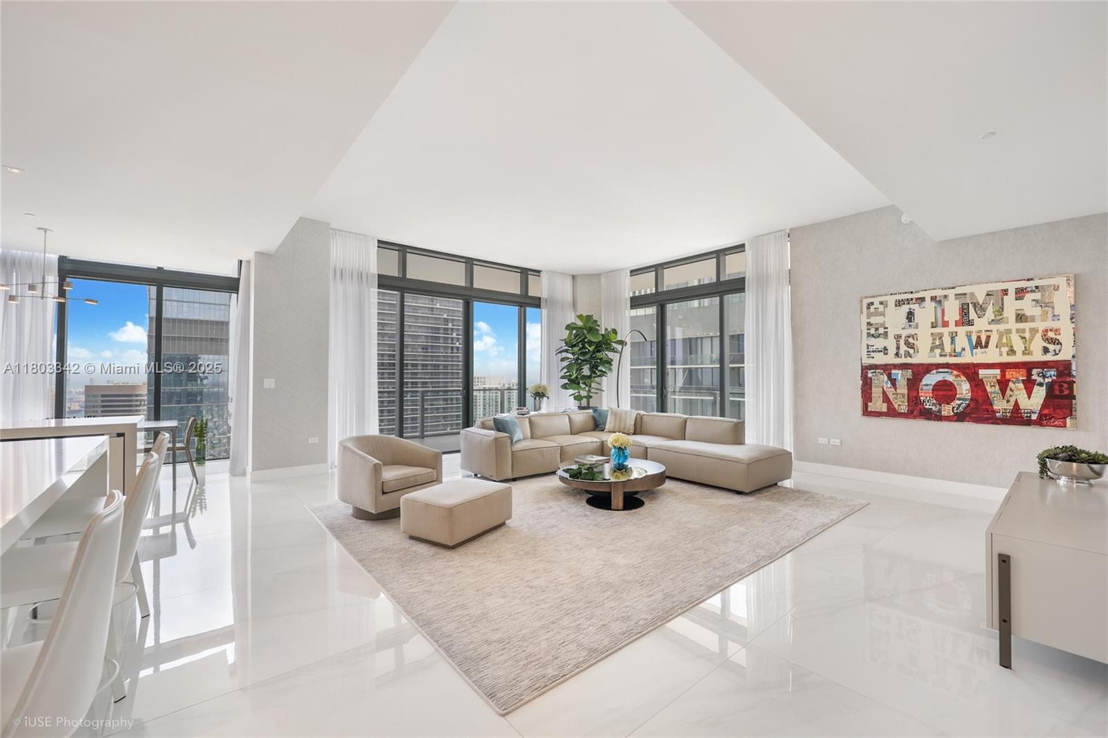 88 SW 7th St 4101