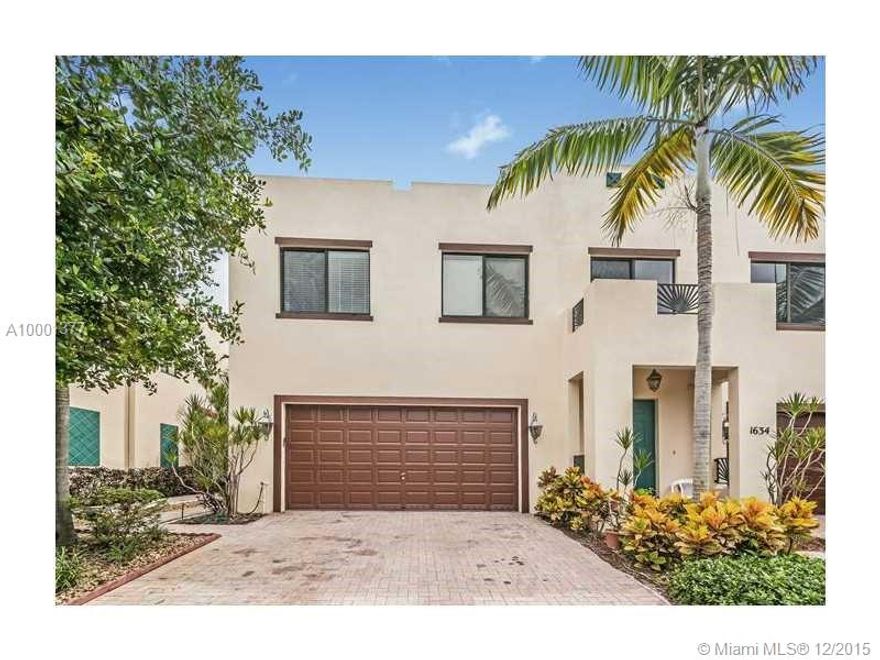 You will fall in love with this highly desired corner unit townhome featuring an oversized 2 car garage, expansive living/dining area, kitchen and half bath on the main floor. Your kitchen features granite countertops, wood cabinets and breakfast bar. On the 2nd level the massive master suite has its own sitting area, bathroom with Jacuzzi, tub and walk in glass shower. The upper level also offers 2 additional bedrooms and a full bath. 2 Huge walk in closets in this house provide plenty of extra storage