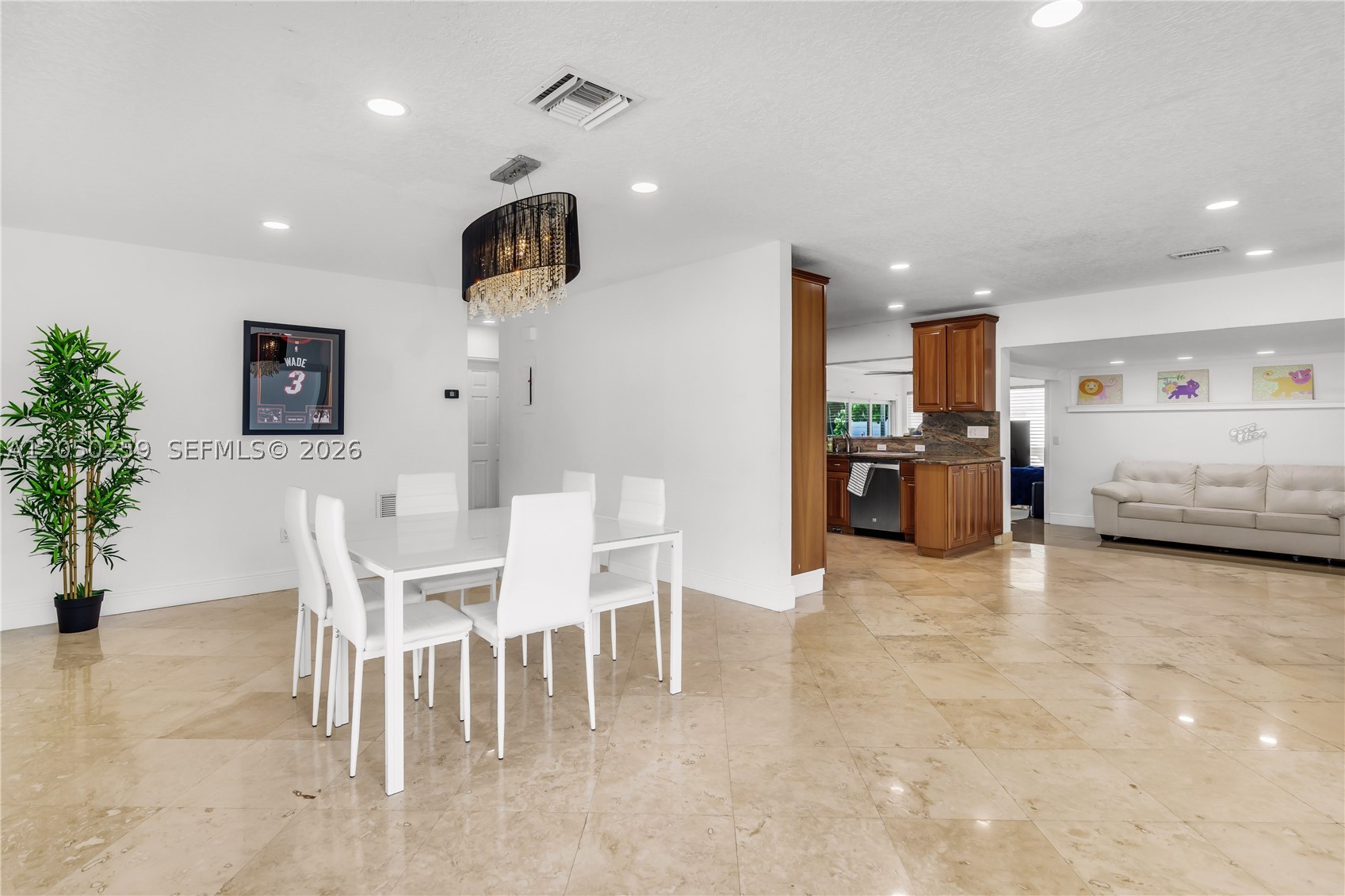2424 NE 18th Ave