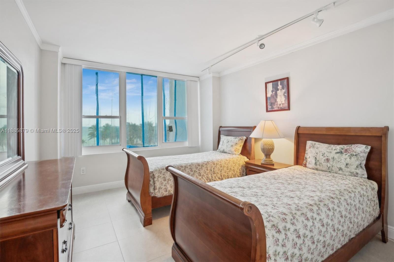 ALEXANDER TOWERS CONDO - Residential Lease