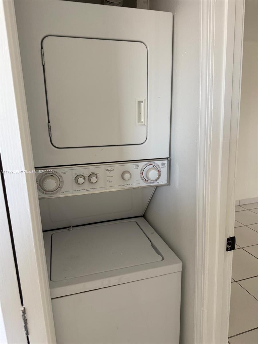 GREEN OAKS I CONDO - Residential