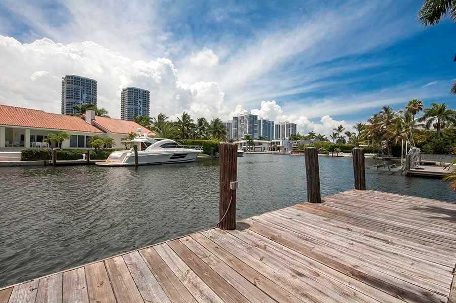 GOLDEN BEACH SEC E - Residential