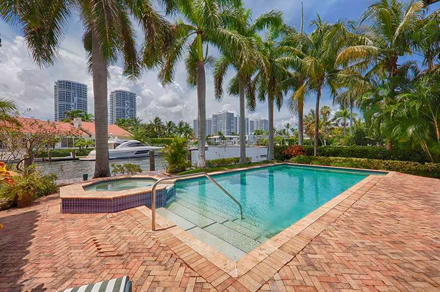 GOLDEN BEACH SEC E - Residential