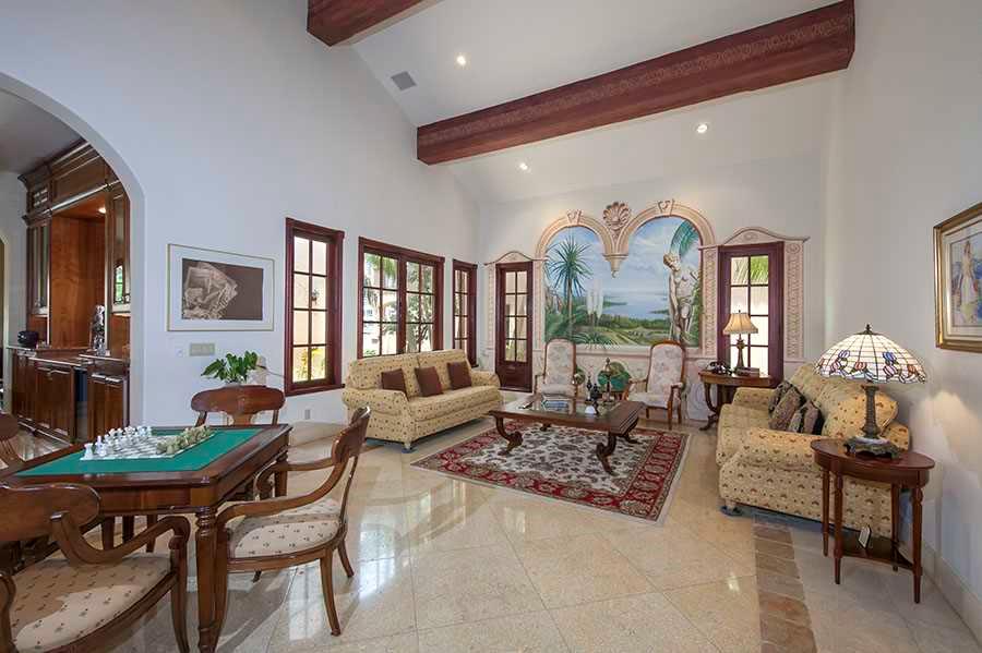 GOLDEN BEACH SEC E - Residential