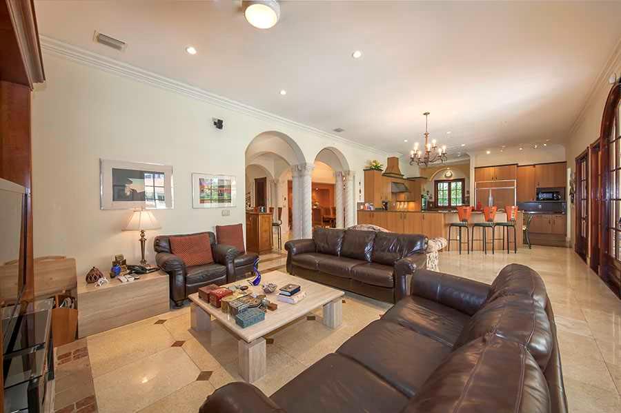 GOLDEN BEACH SEC E - Residential