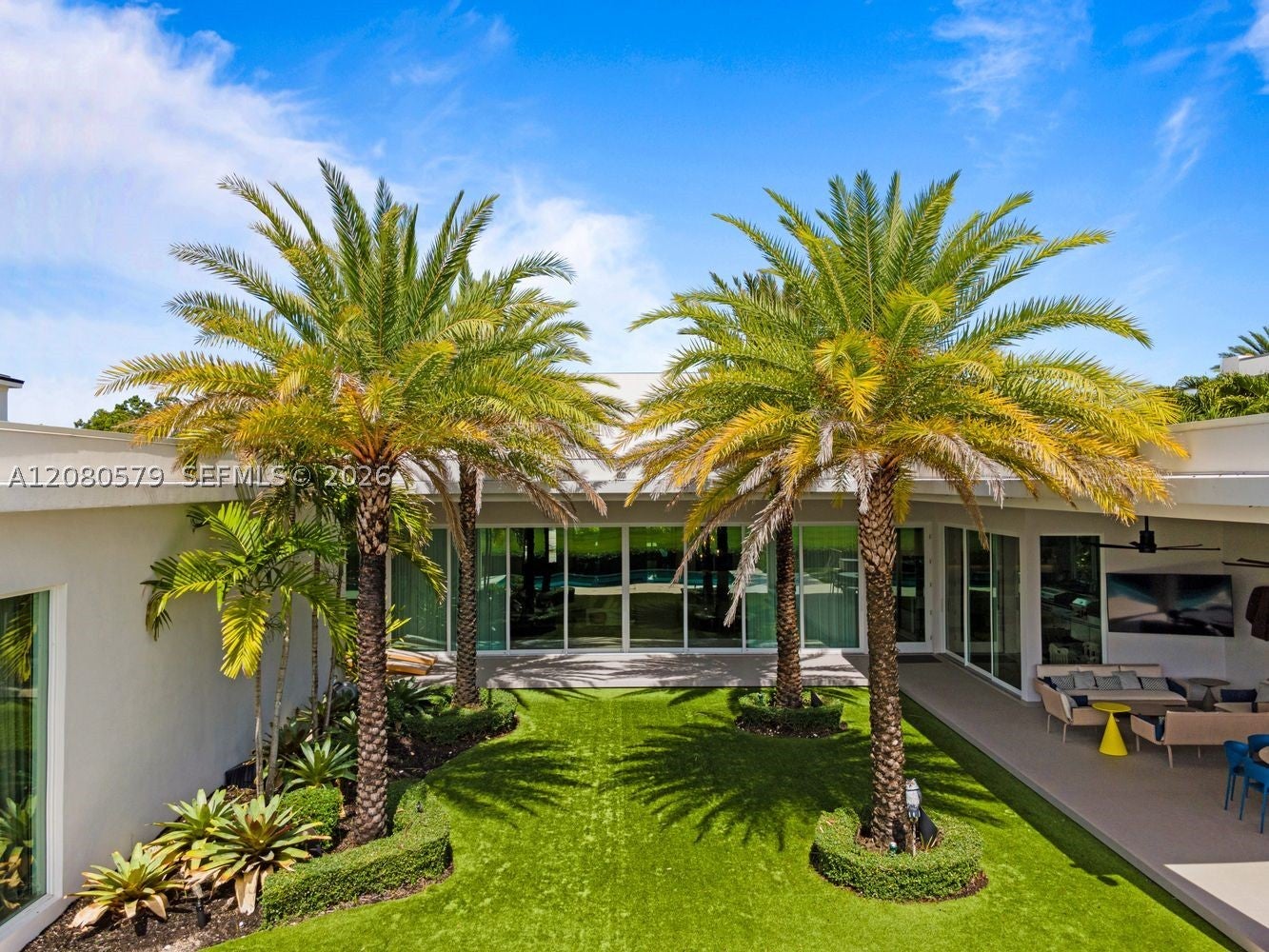 3939 Country Club Ln