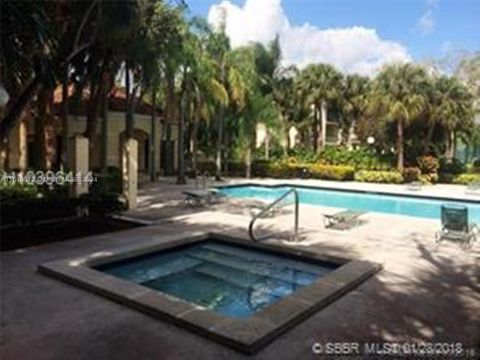 Condominium in Hollywood FL 550 Park Rd Rd 8.jpg