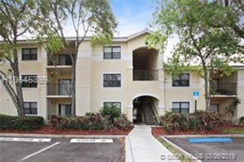 Condominium in Hollywood FL 550 Park Rd Rd 9.jpg