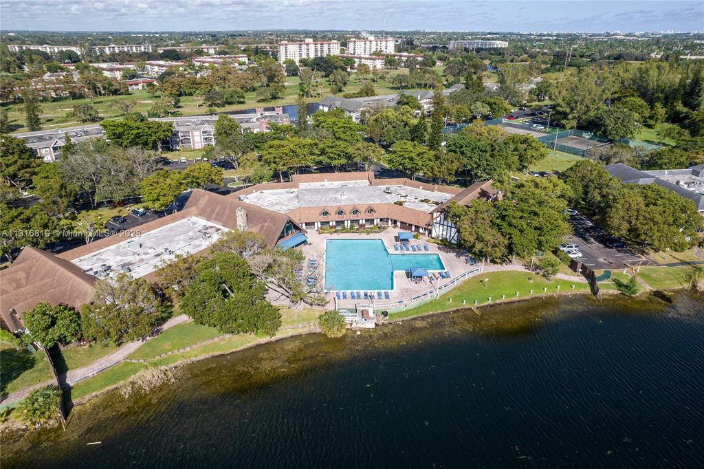 Photo of 3660 Inverrary Dr #3Z, Lauderhill, FL 33319 (MLS # A11316819)